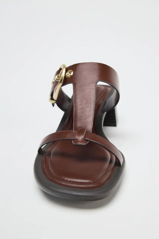 Кожаные босоножки на широком каблуке- Заказать в России