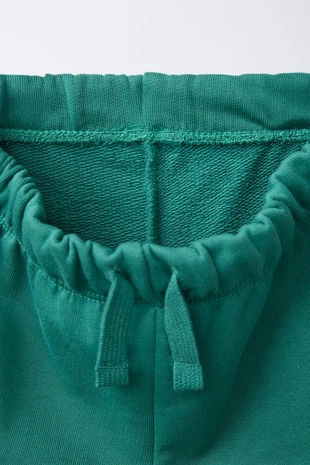 Шорты из мягкой ткани с надписью