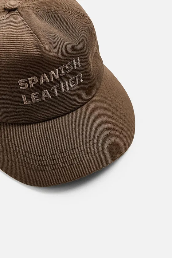 Бейсболка guitarricadelafuente washed с вышивкой