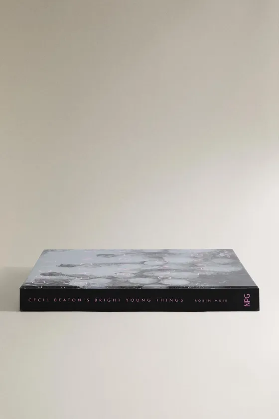 Книга яркие молодые люди цесиля битона