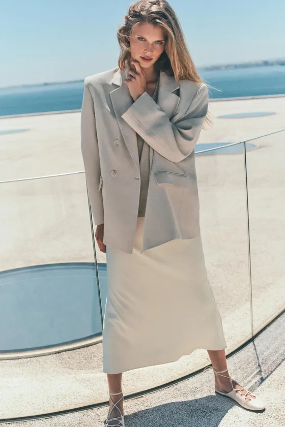 АТЛАСНАЯ ЮБКА МИДИ