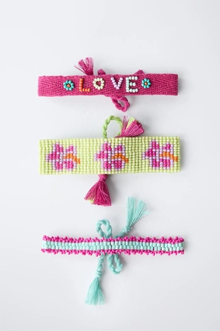 Набор из трех браслетов с бусинами- Заказать в России