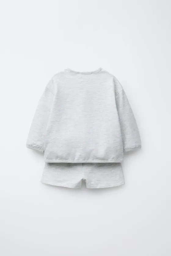APPLE PATCH SWEATSHIRT AND BERMUDA SHORTS SET
