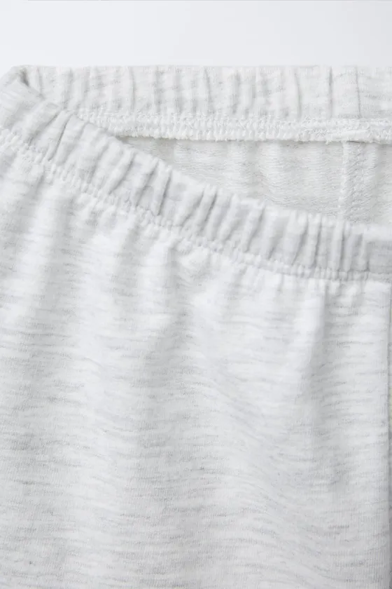 APPLE PATCH SWEATSHIRT AND BERMUDA SHORTS SET