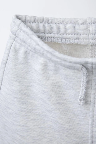 Комплект для бега, футболка с текстом и меланжевые бермуды- Заказать в России