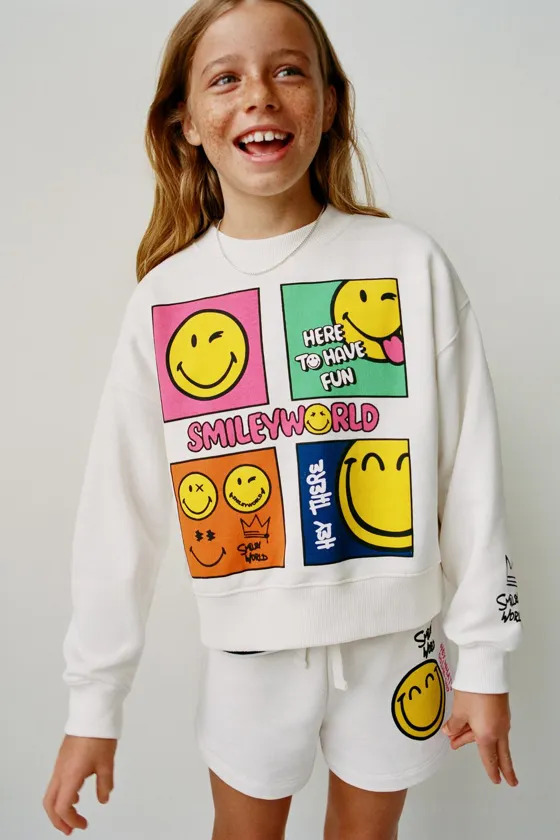 ТОЛСТОВКА С РЕЛЬЕФНЫМ ПРИНТОМ SMILEYWORLD ®