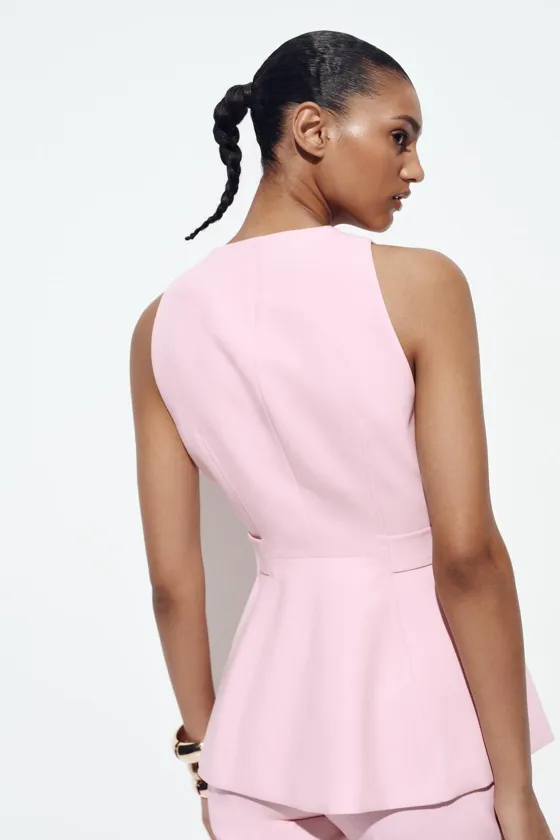 ЖИЛЕТ С БАСКОЙ