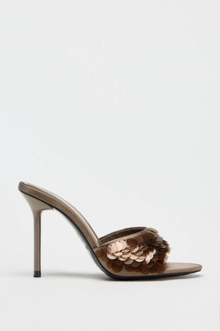 Декоративные босоножки с пайетками- Заказать в России