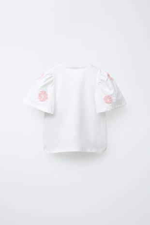 Блуза с контрастной цветочной вышивкой- Заказать в России