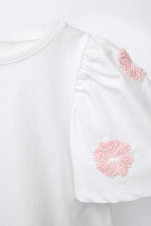 Блуза с контрастной цветочной вышивкой- Заказать в России