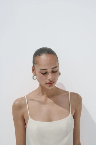 Короткое платье с комбинированным низом- Заказать в России