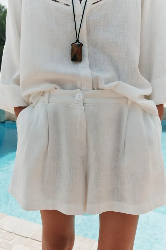 ЛЬНЯНЫЕ БЕРМУДЫ СО СКЛАДКАМИ