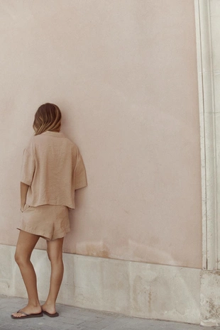 Рубашка струящегося кроя с короткими рукавами- Заказать в России