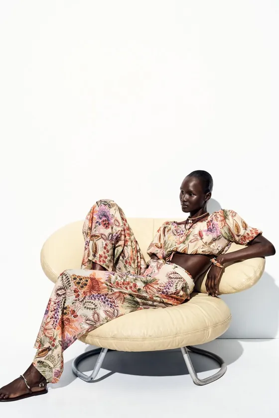 БРЮКИ С ПРИНТОМ И ПОЯСОМ