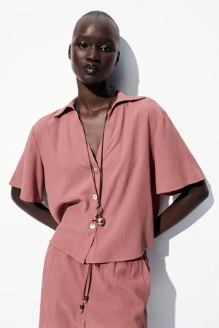 Рубашка из жатой ткани с короткими рукавами- Заказать в России