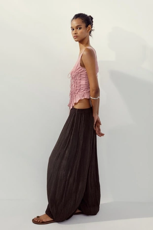 Топ со сборками и завязками