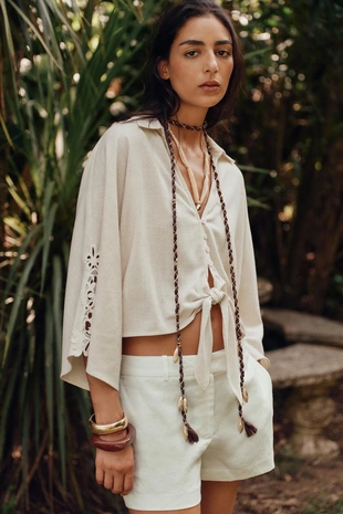 Рубашка с узлом и комбинированной вязкой крючком- Заказать в России