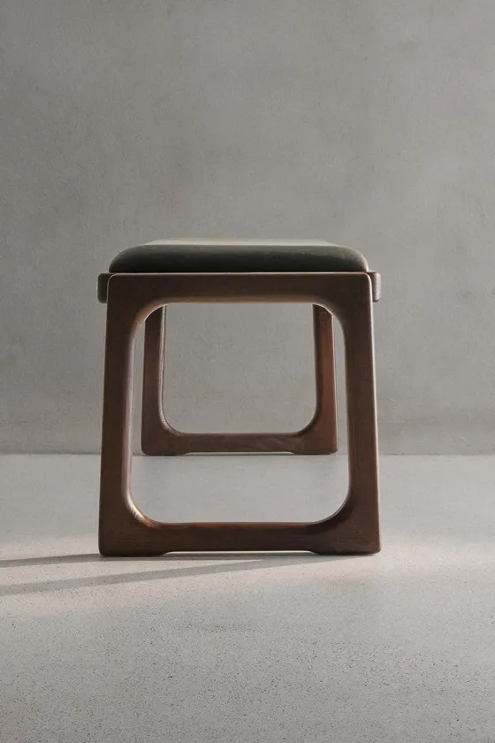 Bench 01