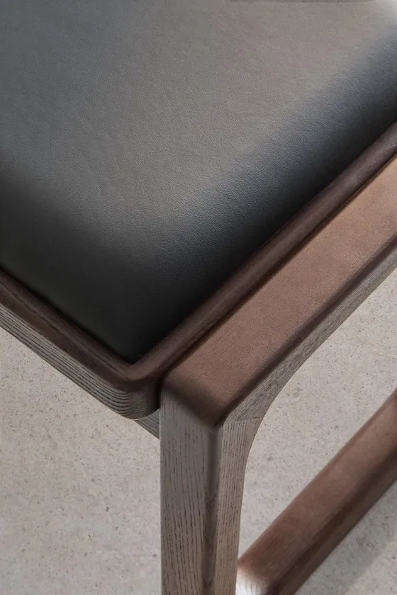Bench 01