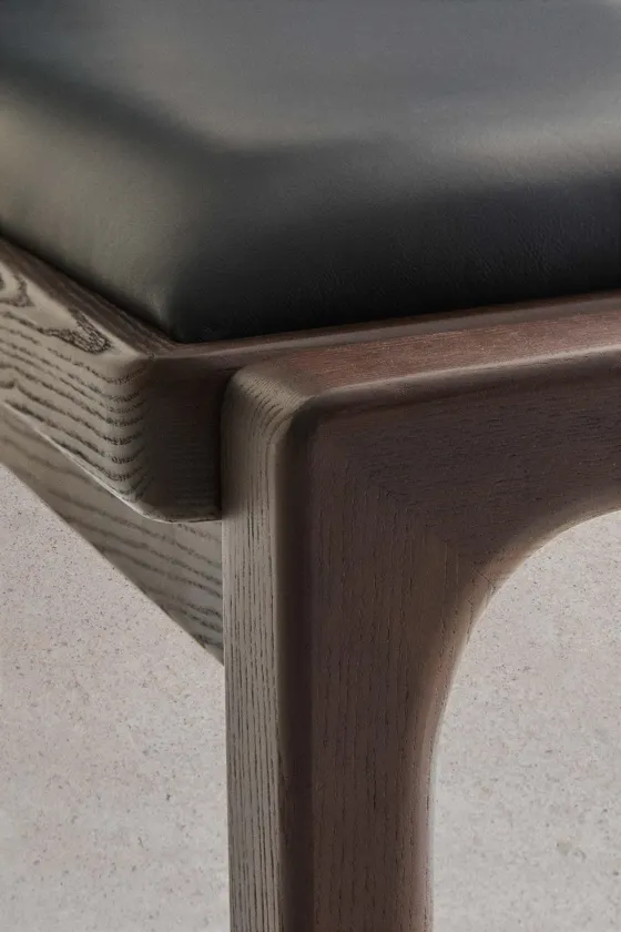 Bench 01