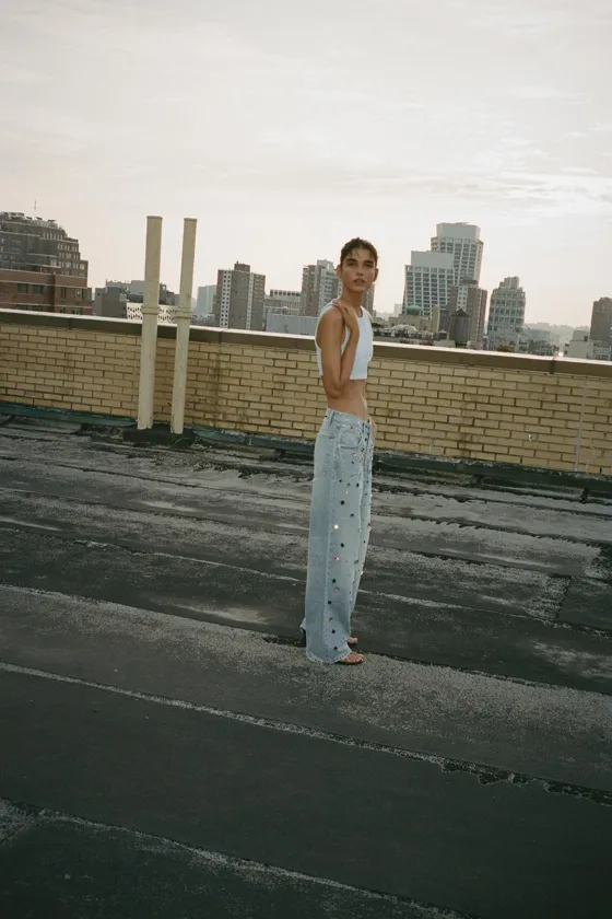 ДЖИНСЫ RELAXED OVERSIZE С ВЫСОКОЙ ПОСАДКОЙ И УКРАШЕНИЯМИ
