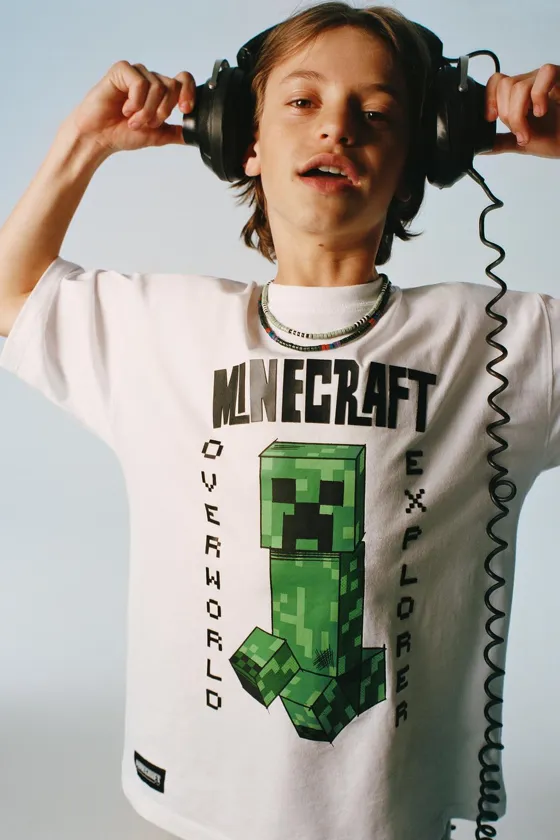 ФУТБОЛКА С ПРИНТОМ MINECRAFT © MOJANG AB. ™