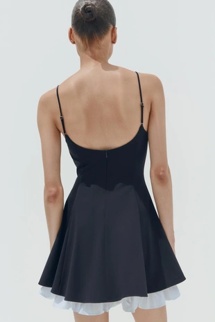 Короткое платье с комбинированным низом