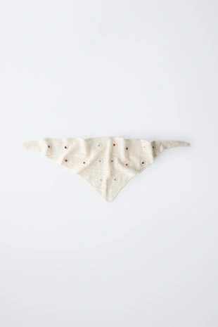 Платок из кружева кроше с цветочной вышивкой- Заказать в России