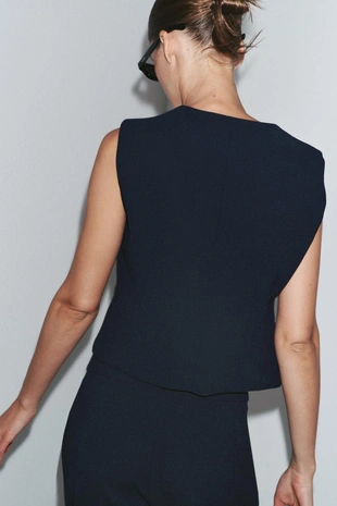 Жилет асимметричного кроя — коллекция ZW