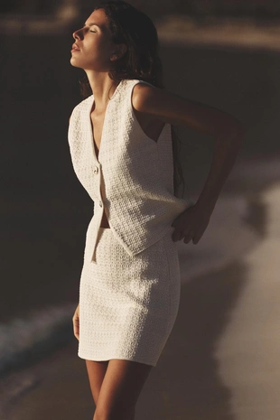 Трикотажный жилет с рельефным узором- Заказать в России