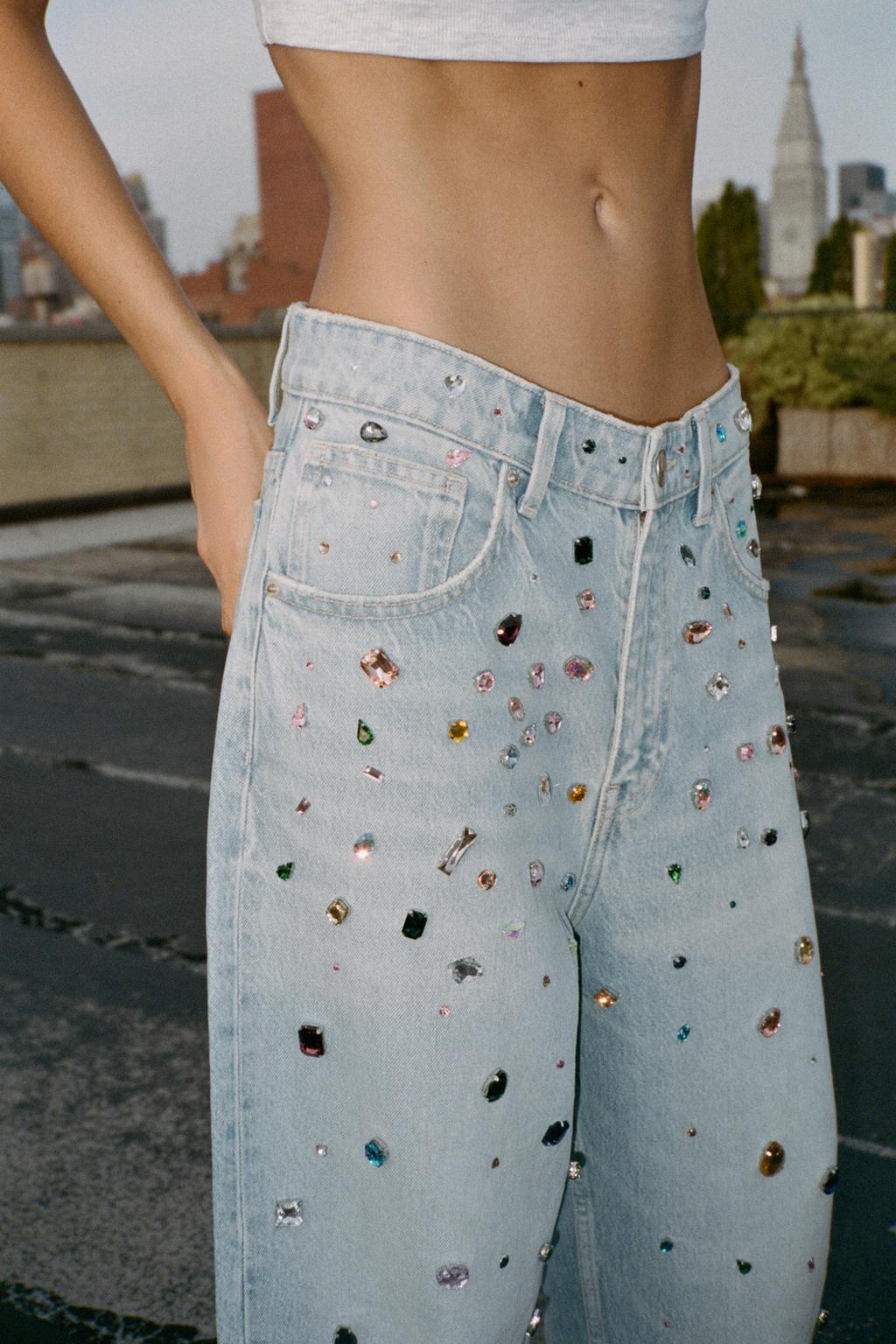 ДЖИНСЫ RELAXED OVERSIZE С ВЫСОКОЙ ПОСАДКОЙ И УКРАШЕНИЯМИ