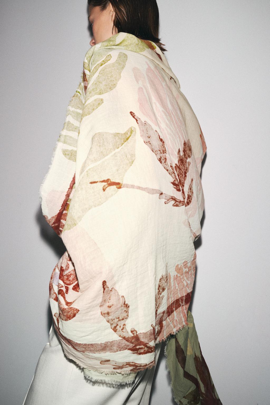 ШАРФ ИЗ ХЛОПКА С ПРИНТОМ «ПИОНЫ»