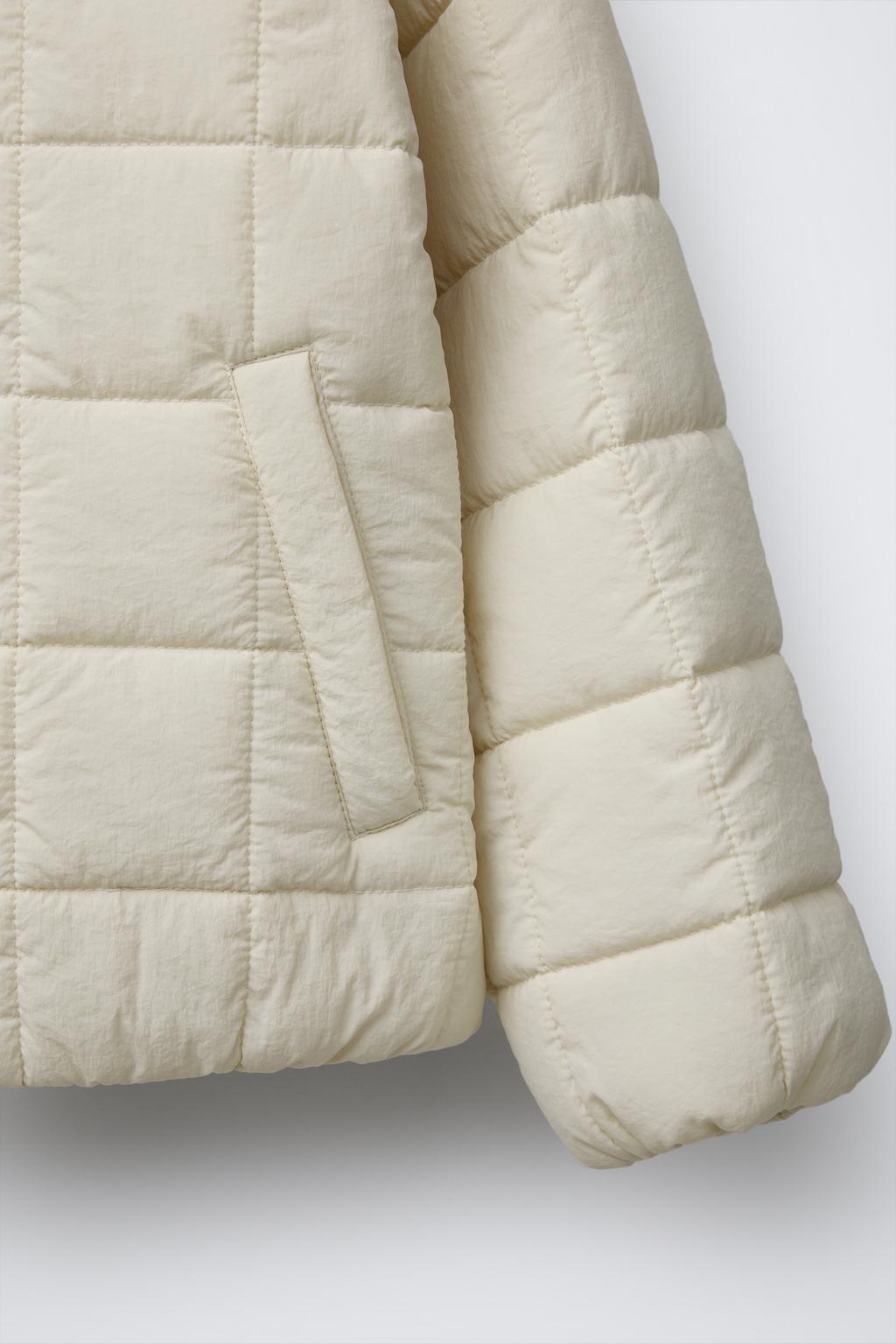 Легкая пуховая куртка