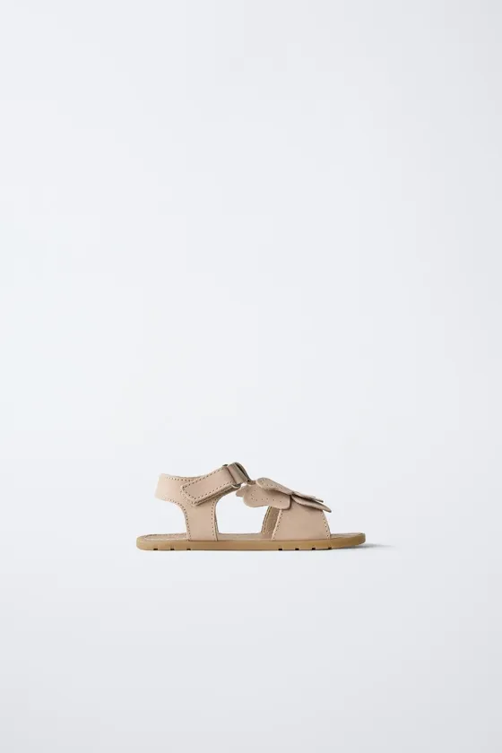 Сандалии из мягкой кожи с бабочкой barefoot