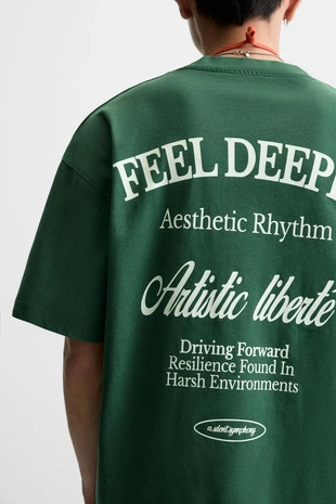 Футболка с принтами и надписями- Заказать в России