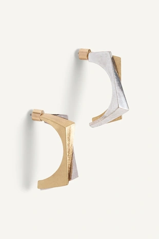 Серьги-кольца с металлическим контрастным рельефным аппликатором zara- Заказать в России