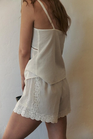 Топ на бретелях с вышивкой и бусинами- Заказать в России