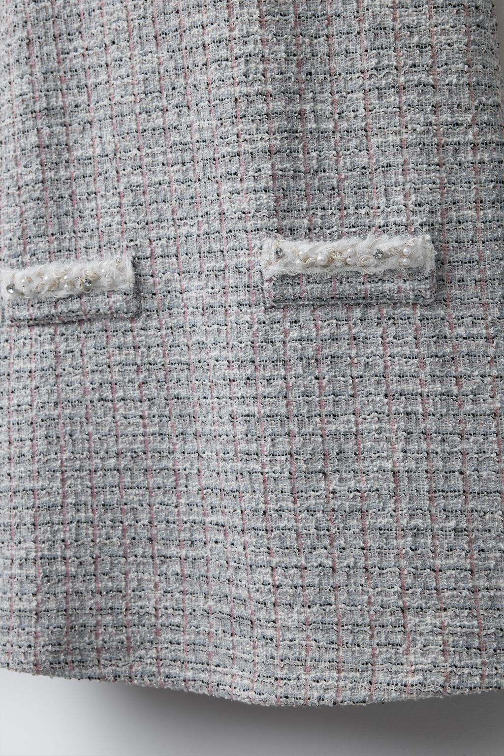 ПЛАТЬЕ ИЗ РЕЛЬЕФНОЙ ТКАНИ