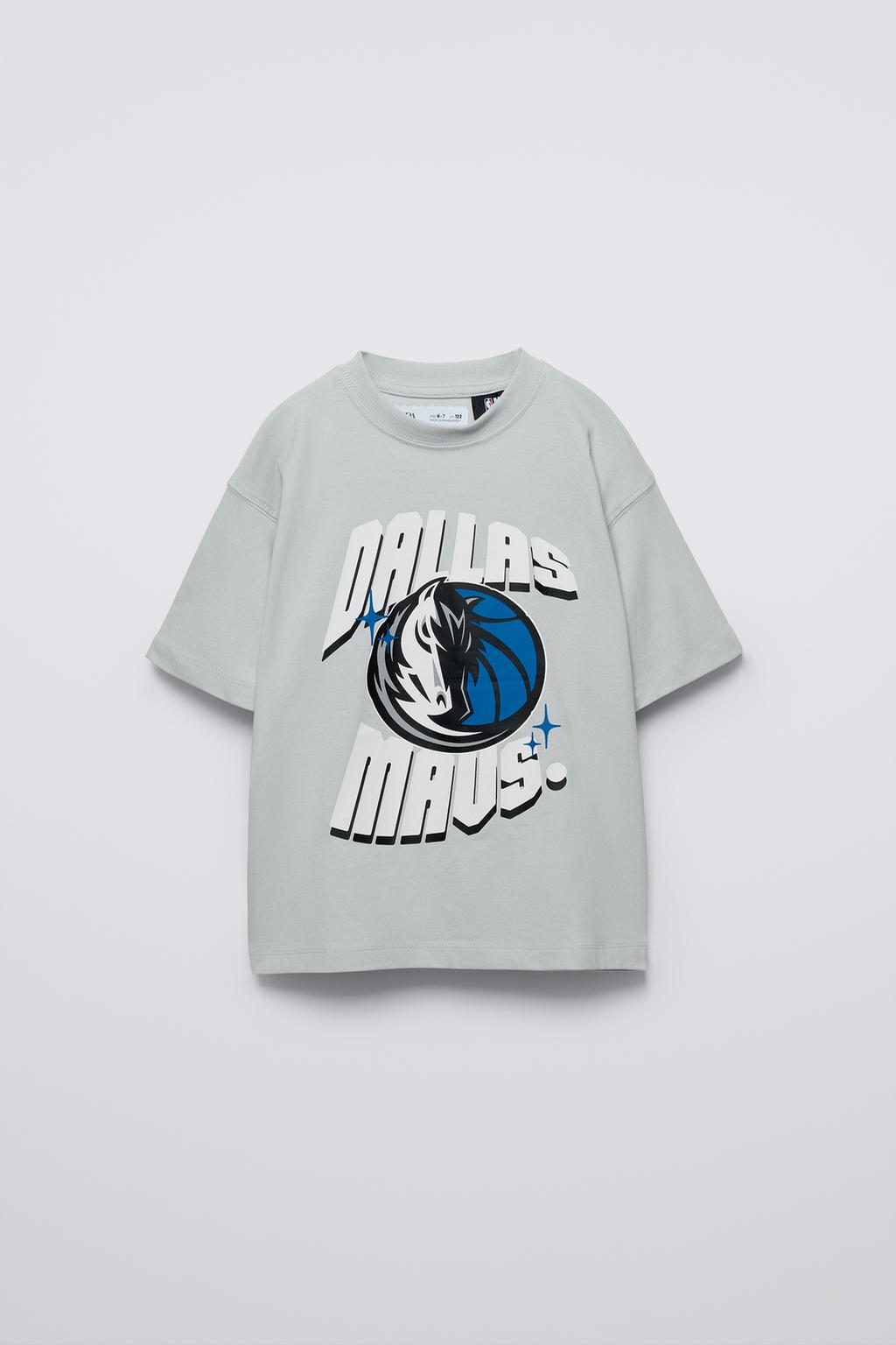 ЛОНГСЛИВ С ПРИНТОМ NBA ©DAHLES MAVERICKS