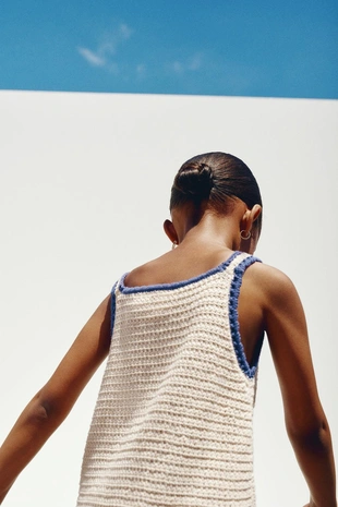 Трикотажное платье с цветами - Заказать в России