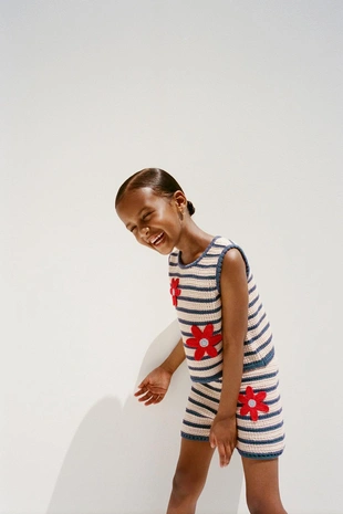 Трикотажные шорты в полоску с цветочным рисунком- Заказать в России