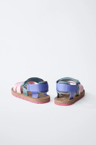 Технологичные цветные сандалии- Заказать в России