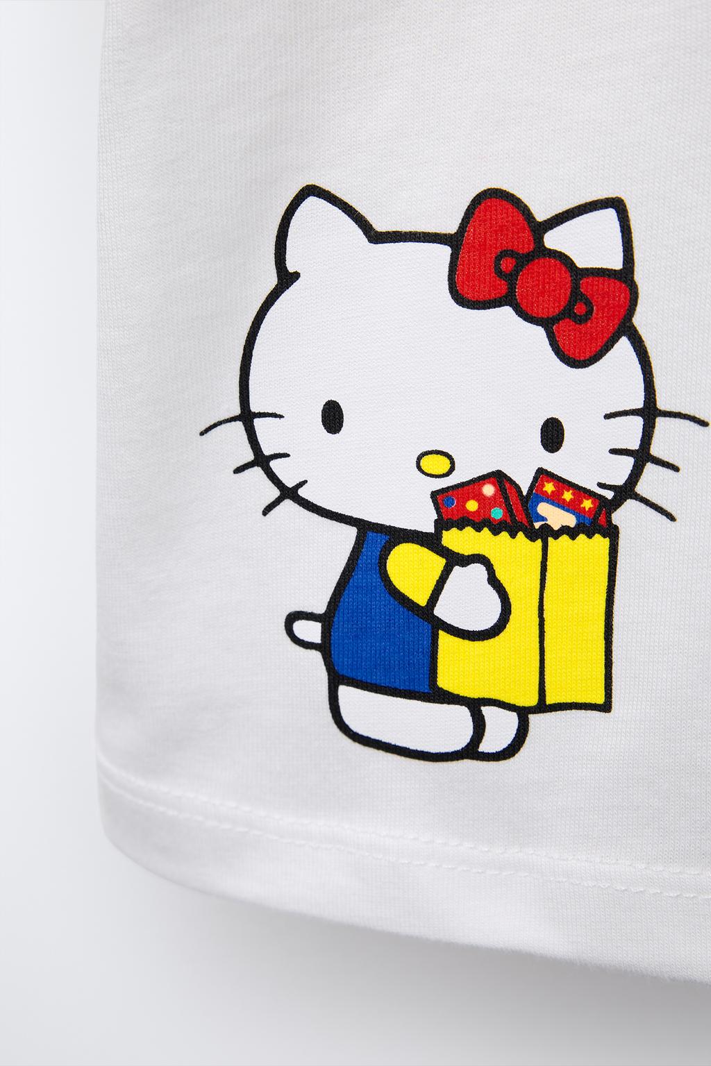 ФУТБОЛКА HELLO KITTY © С НАШИВКАМИ