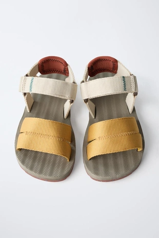 Технологичные цветные сандалии- Заказать в России