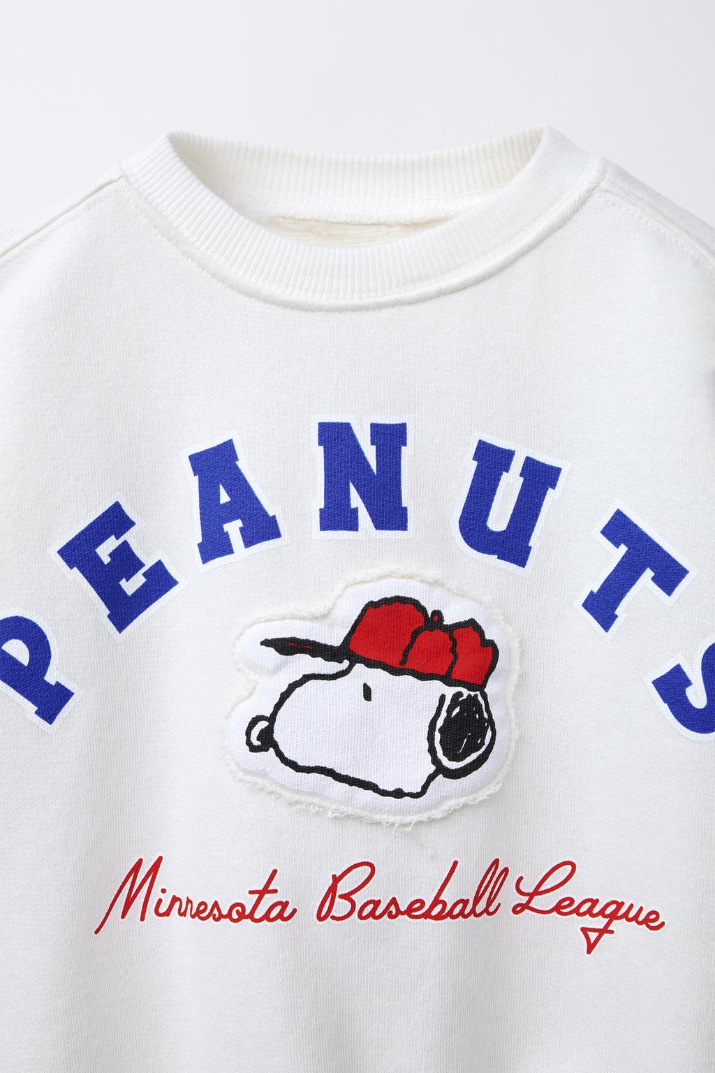 ТОЛСТОВКА С НАШИВКОЙ SNOOPY PEANUTS™