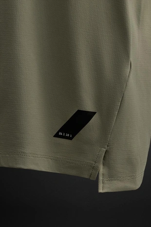 Спортивная футболка из текстурной ткани