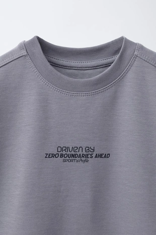 Комплект из футболки и шортов-бермудов из ткани интерлок с надписью- Заказать в России