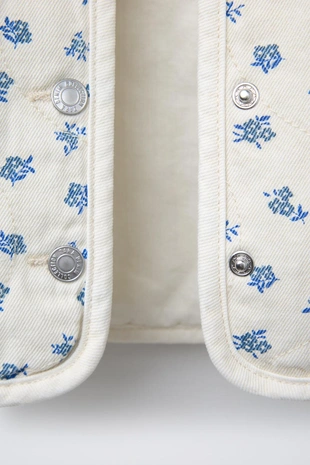 Жилет из саржи с цветочным принтом- Заказать в России