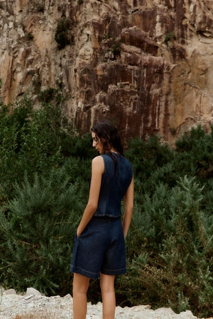 Джинсовые шорты Z1975 с вытачками и ремнем- Заказать в России