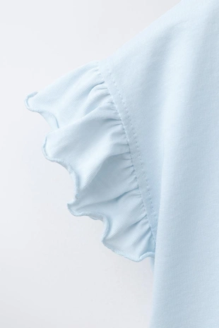 Однотонная футболка с воланами